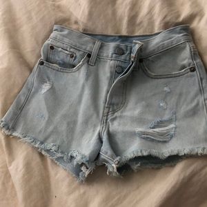 Levis jean shorts sz 24